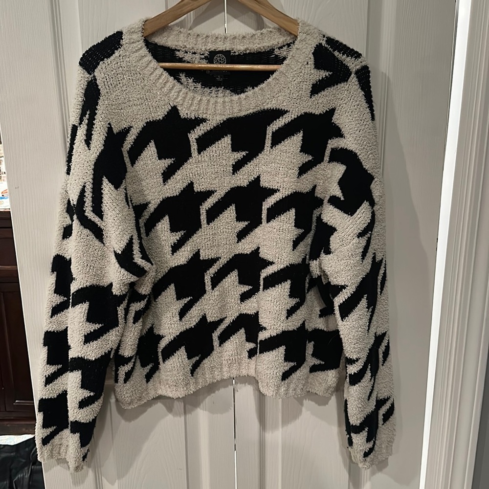 Slouchy fuzzy cream and white Bobeau sweater